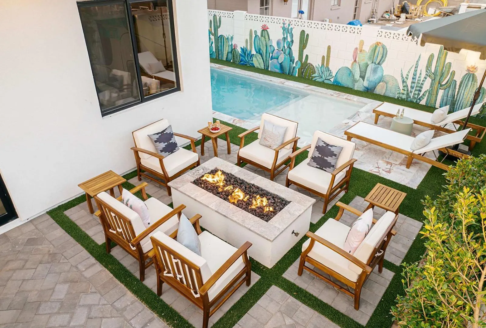 The Classy Cactus Girls' Getaway In Old Town 斯科茨